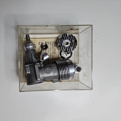 New Vintage MRC / Enya #5224 RC Airplane Engine 35  - Image 1 of 4