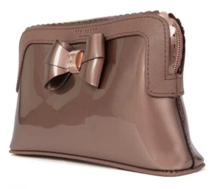 Ted Baker Elden Kosmetiktasche mit Jakobsmuschelrand Bronze - Bild 1 von 9