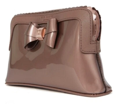 Ted Baker Elden Kosmetiktasche mit Jakobsmuschelrand Bronze - Bild 1 von 4
