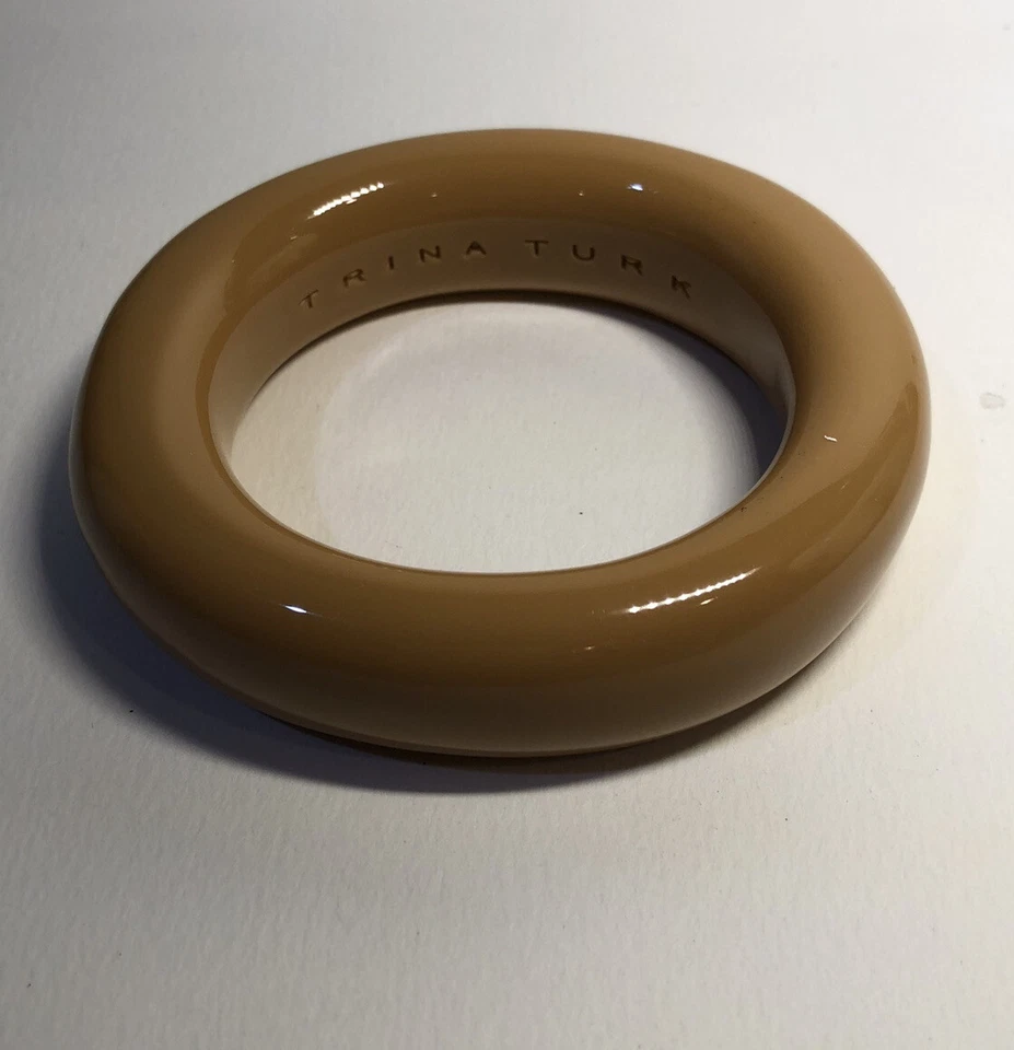 Pulseira TRINA TURK Butterscotch larga em resina ousada - Imagem 1 de 4