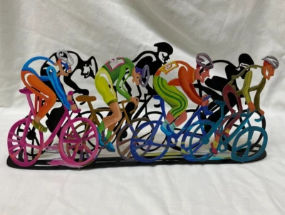 Escultura de arte pop 3D para bicicleta de metal Joy Art Gallery Foto 1 de 4