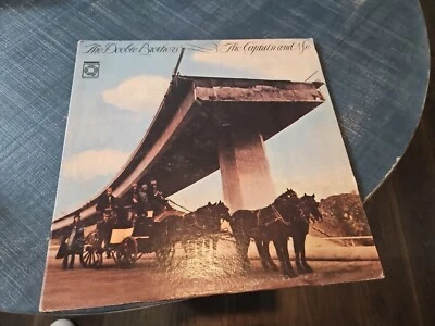 The Doobie Brothers Vinyl The Captain And Me LP WB BS2694 (1973) VG+ - Image 1 of 4