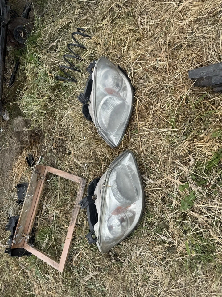 Faros para Pontiac G5 2007 Foto 1 de 1