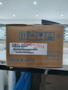 UN NUEVO SERVOMOTOR ELÉCTRICO YASKAWA SGMSH-30DCA61 - Imagen 1 de 4