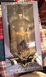 The Dark Knight Trilogy escala 1/4 Neca Batman comienza LEER - Imagen 1 de 4