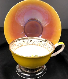 Set tazza da tè Graces giallo floreale e piattino Royal Winton - Foto 1 di 7