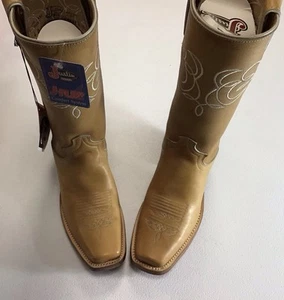 Vintage New In Box with Tags Womans Justin Cowboy Boots Boho/Hippy 6 🤠 - Picture 1 of 18