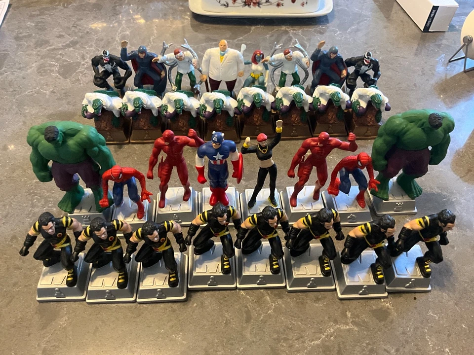 Marvel Comics Chess complete set various characters heroes vs villains no box - Image 1 of 4