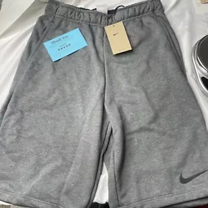 Pantaloncini da allenamento Nike Dri-FIT in pile grigio antracite DA5556-071 da uomo taglia S alti - Foto 1 di 8