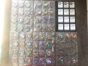 LOTTO SET COMPLETO 51 MEDAGLIE YO-KAI WATCH serie 2 + 2 Medaglie Omaggio - Foto 1 di 1