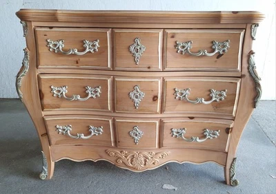 Pulasky Virginia Furniture LOUIS THE 15TH STYLE Pine Commode Or Chest Of Drawers - Image 1 of 4