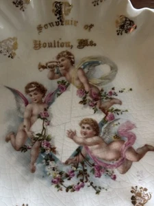 Vintage Souvenir Houlton, Maine ausgefallener Teller 6 Zoll musikalische Cherubs Engel um 1900 - Bild 1 von 3