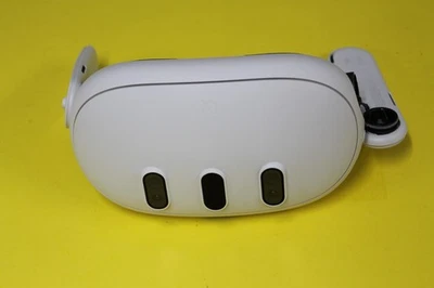 ***BROKEN*** Meta Quest 3 512GB VR Headset Only (No Controllers) - Image 1 of 4