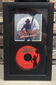 TOBY KEITH Autographed "Honkytonk University" Booklet Signed ACOA COA FRAMED - Picture 1 of 3