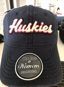 University of Connecticut Huskies  hat ball cap NEW Womens Ladies - Picture 1 of 3