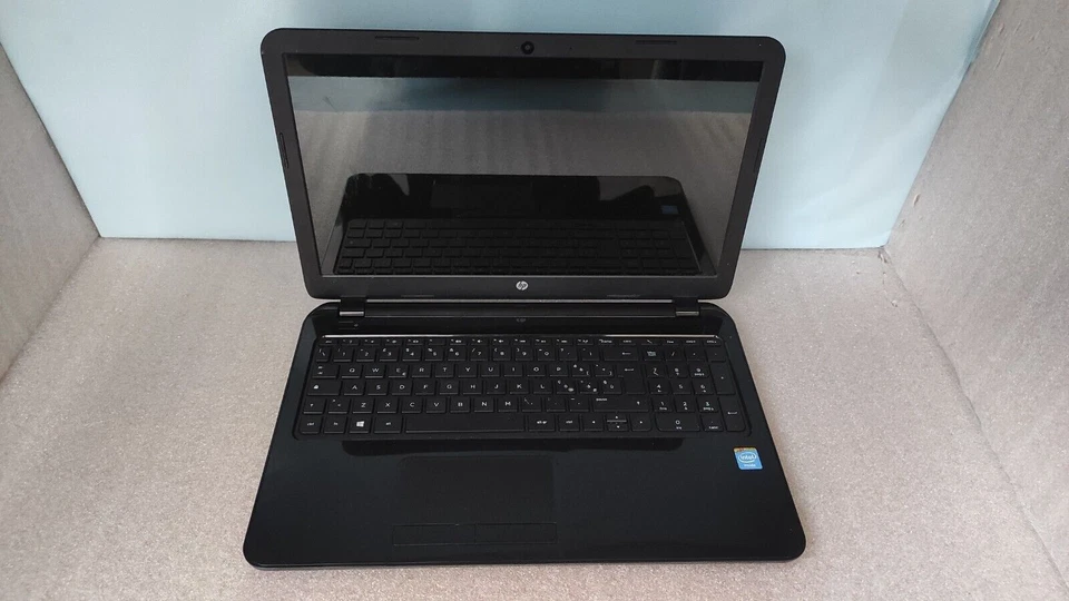 NOTEBOOK HP PAVILION 15-R000EL INTEL CELERON N2815 4GB RAM 500GB HD WIFI WEBCAM - Imagen 1 de 4