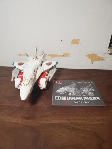 Transformers Combiner Wars Sky Lynx Cover