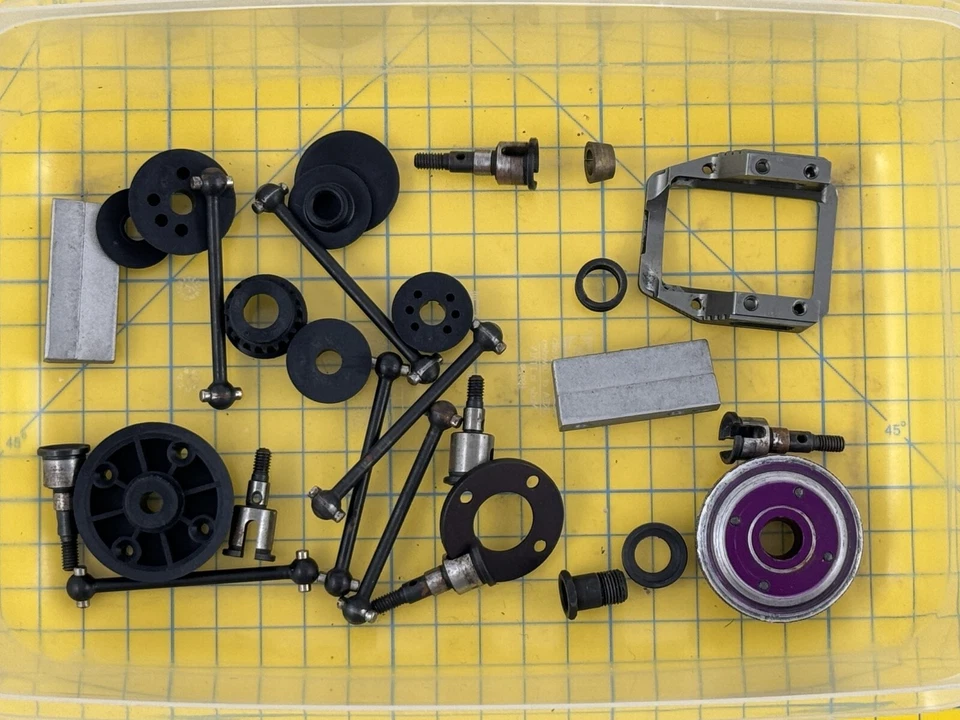 MUGEN Sortiment Zubehör Ersatzteile Verschiedene - Vintage Modellbau - Bild 1 von 1