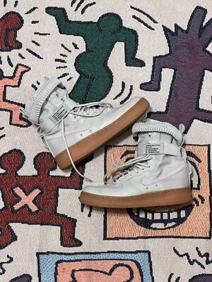 Size 7.5 - Nike SF Air Force 1 High Light Bone W 857872-004 - Image 1 of 4