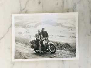 OLD MOTORCYCLE PHOTOGRAPHY VESPA LAMBRETTA 1966 AUSTRIA OLD PHOTOGRAPH - Picture 1 of 2