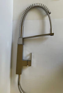 Grifo de cocina semiprofesional de mango único Grohe 31401DC0 Eurocube, acero - Imagen 1 de 10