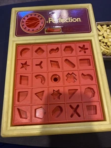 Lakeside Perfection Game 100% Complete 1975 - WORKS - Picture 1 of 2