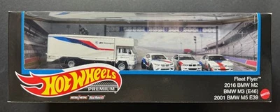 Hot Wheels Premium BMW Garaje Diorama Set con FLEET FLYER, M2, M3 y M5 (HCR52) Foto 1 de 2