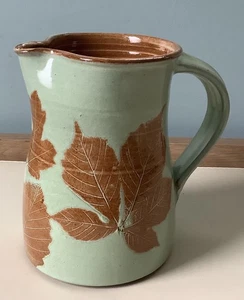 Chris Boddy Blattmuster Keramik Studiokeramik Sahne Milch Wasserkännchen H 12 cm - Bild 1 von 9
