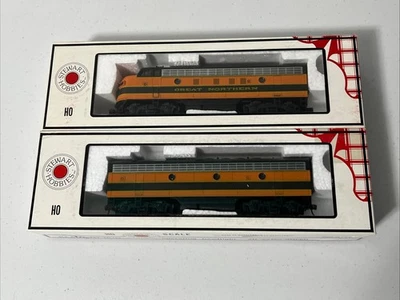 Stewart Hobbies 8470/8471 - F3A & F3B Diesel Loco Set - Great Northern - HO - Image 1 of 4