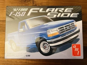 AMT 1992 Ford F-150 Flareside Escala 1:25 Coche Modelo Plástico Kit 1451M Nuevo Precintado - Imagen 1 de 2