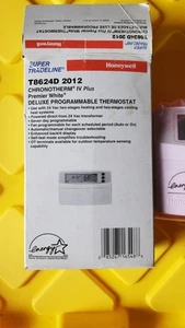 Honeywell T8624D2012 7-Day Chronotherm IV Deluxe Programable Thermostat - Picture 1 of 3