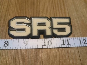 READ Toyota SR5 SR 5 Vintage Emblem Badge Logo Nameplate Name Plate Insignia OEM - Bild 1 von 9
