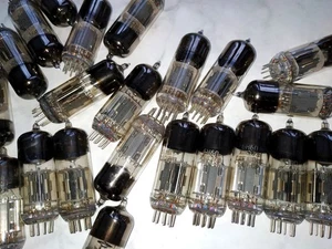 10 piezas 6N6P = ECC99, E182CC Doble Triodo Tubo NEVZ REJILLA DORADA Soviético Años 70 NUEVO - Imagen 1 de 9