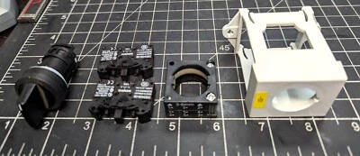 西门子 22 毫米 3 位置维护选择器开关塑料圆形新品 [B6B1] — 第 1/4 张图片