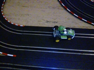 carrera go slotcar Luigi mariokart 7 mit tuningmotor fährt super - Bild 1 von 1