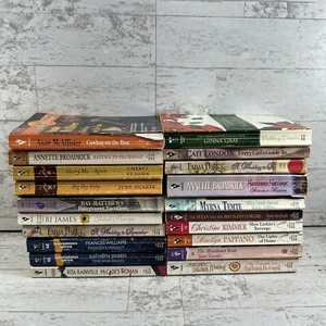 Lot Of 20 Silhouette Romantic Books paperbacks Mixed Authors - Imagen 1 de 8