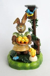 Hubrig Germany bemalter Holz Osterdame Hase mit Vogelhaus & Kükenkorb - Bild 1 von 7