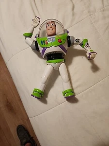 Disney Toy Story Signature Collection Buzz Lightyear 12 inch Action Figure - Picture 1 of 7