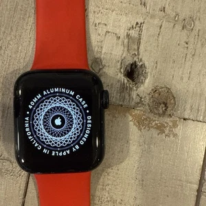 Apple Watch Series SE 2nd Gen 40mm Al Case with Red Sport Band (GPS) + cellular - Zdjęcie 1 z 8