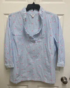 Blusa Top Crown & Ivy Mujer Rayas Azules Corazones Rosa 2x PLUS Cuello Volantes - Imagen 1 de 8