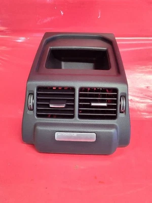 Land Rover Range Rover Evoque 2016-2019 consola central ventilación trasera bisel embellecedor negro Foto 1 de 4