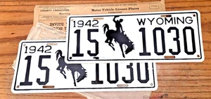 Satz von zwei 1942 WYOMING Nummernschildern nie ausgegeben in original Briefumschlag - Bild 1 von 12