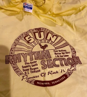 Elvis Presley Band & Associates亲笔签名T恤Band + — 第 1/4 张图片