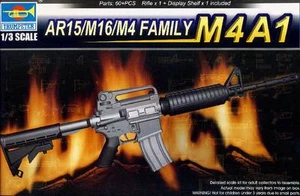Trumpeter - Gewehr M4A1 MG Display Shelf Standfuß 1:3 Modell-Bausatz Plastic-kit - Bild 1 von 2
