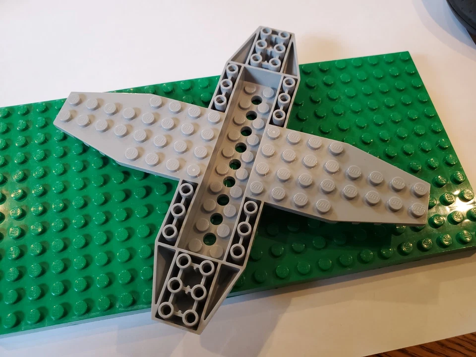 Grey Lego 35106 Aircraft Base Plate w/Holes - Image 1 of 1
