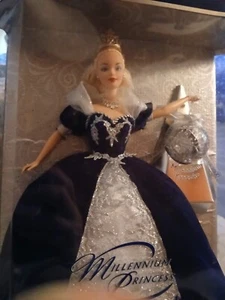 🔥RARA PRINCIPESSA DEL MILLENNIO 2000 - BARBIE Edizione Speciale Sigillata Nuova con scatola  - Foto 1 di 14