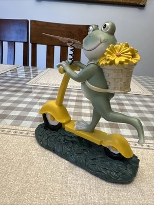 Estatuilla caprichosa rana montando scooter - canasta de flores jardín estatua decoración de resina Foto 1 de 4