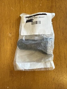 5258008 Polaris Ranger RZR soporte de bisagra de puerta tabla de aplicación en descripción - Imagen 1 de 3