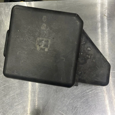 2005 Chevrolet Silverado 2500HD Relay Fuse Box Trim Assembly LB7 LLY Duramax - Image 1 of 4