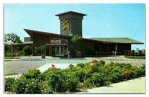 Sea Wolf Restaurant at Jack London Square in Oakland California Postcard - Imagen 1 de 2